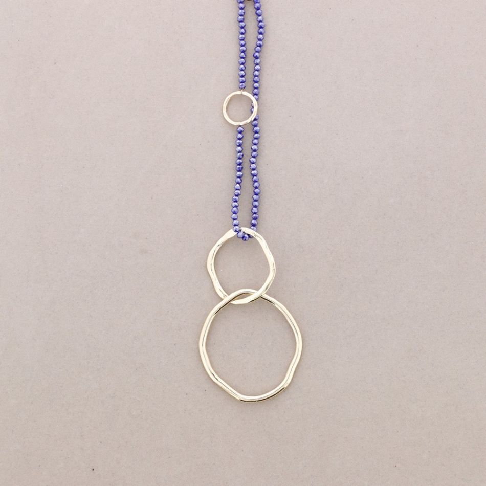 LONG NECKLACE WITH FACETED CRYSTALS METAL LINK PENDANT