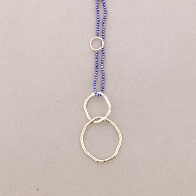 LONG NECKLACE WITH FACETED CRYSTALS METAL LINK PENDANT