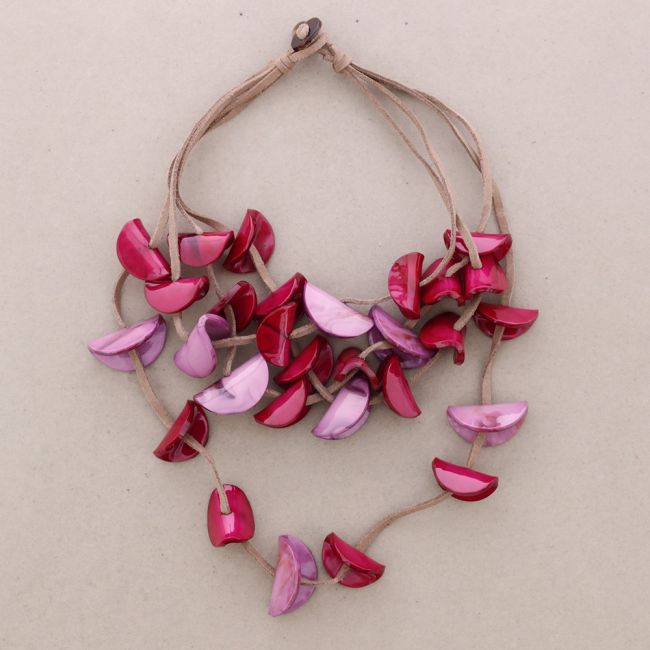 RESIN BEADED NECKLACE