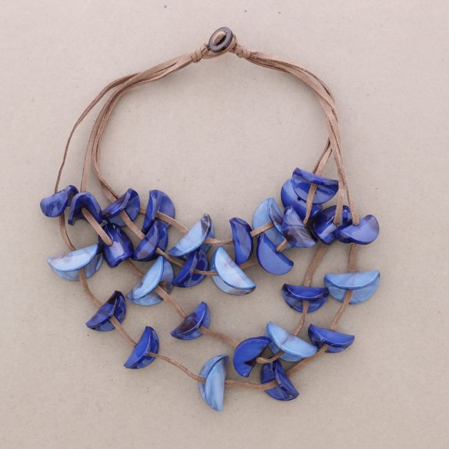 RESIN BEADED NECKLACE