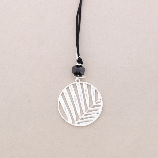 COLLAR LARGO COLGANTE MEDALLA HOJA METAL