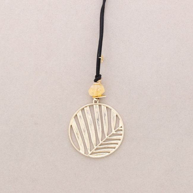 COLLAR LARGO COLGANTE MEDALLA HOJA METAL