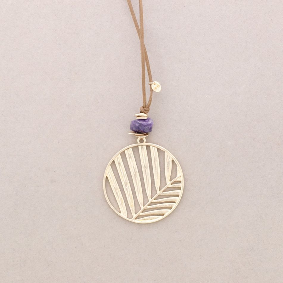 LONG METAL LEAF MEDAL PENDANT NECKLACE