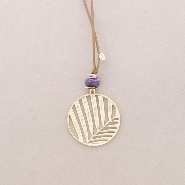 LONG METAL LEAF MEDAL PENDANT NECKLACE