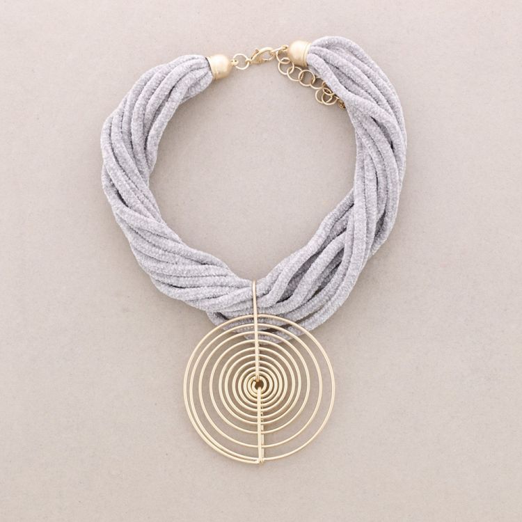 GARGANTILLA CHENILLA MEDALLA ESPIRAL METAL 2