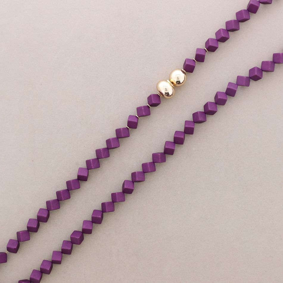 COLLAR LARGO CUBITOS RESINA