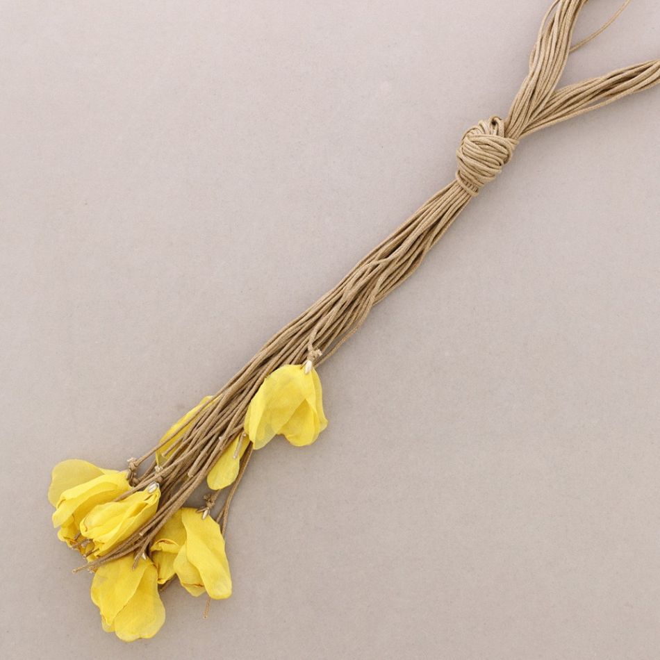 COLLAR NUDO FLORES TELA