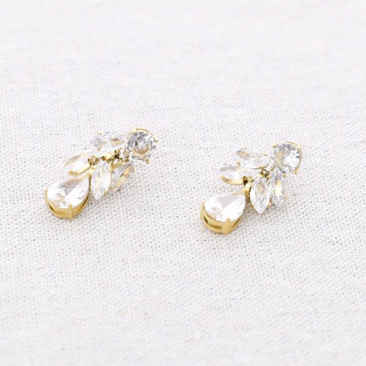 STEEL STUD EARRINGS WITH CRYSTALS