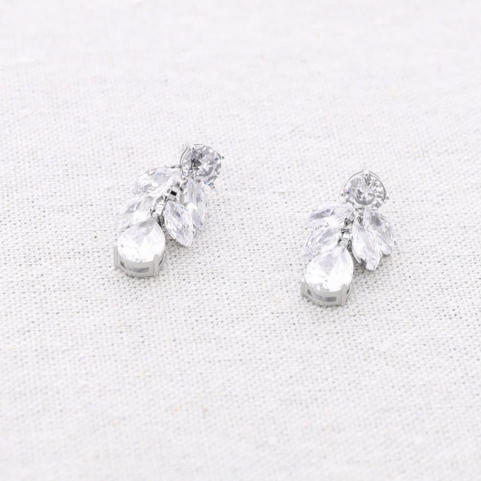 STEEL STUD EARRINGS WITH CRYSTALS
