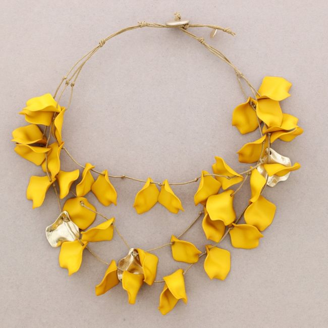 PETALS SHORT NECKLACE