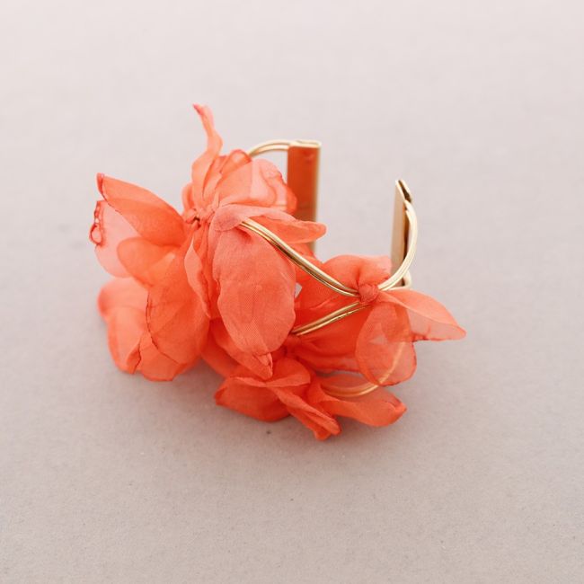 ADJUSTABLE FABRIC FLOWER BRACELET