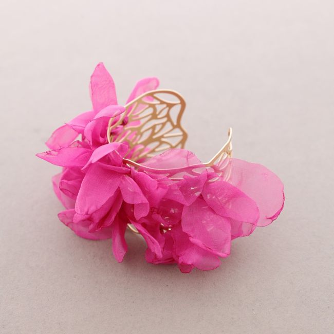 ADJUSTABLE FABRIC FLOWER BRACELET