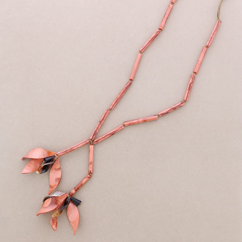 COLLAR LARGO RESINA COLGANTE FLOR
