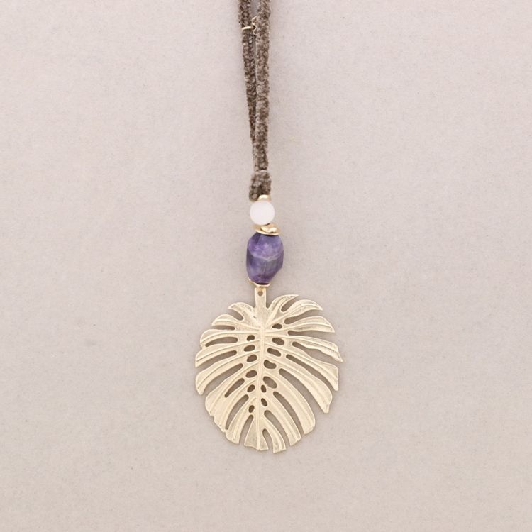 LONG CHENILLE NECKLACE WITH METAL LEAF PENDANT