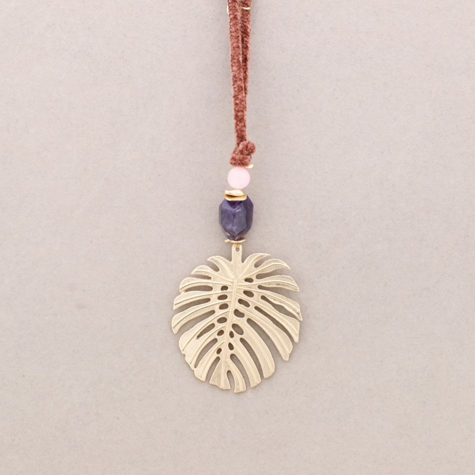 LONG CHENILLE NECKLACE WITH METAL LEAF PENDANT
