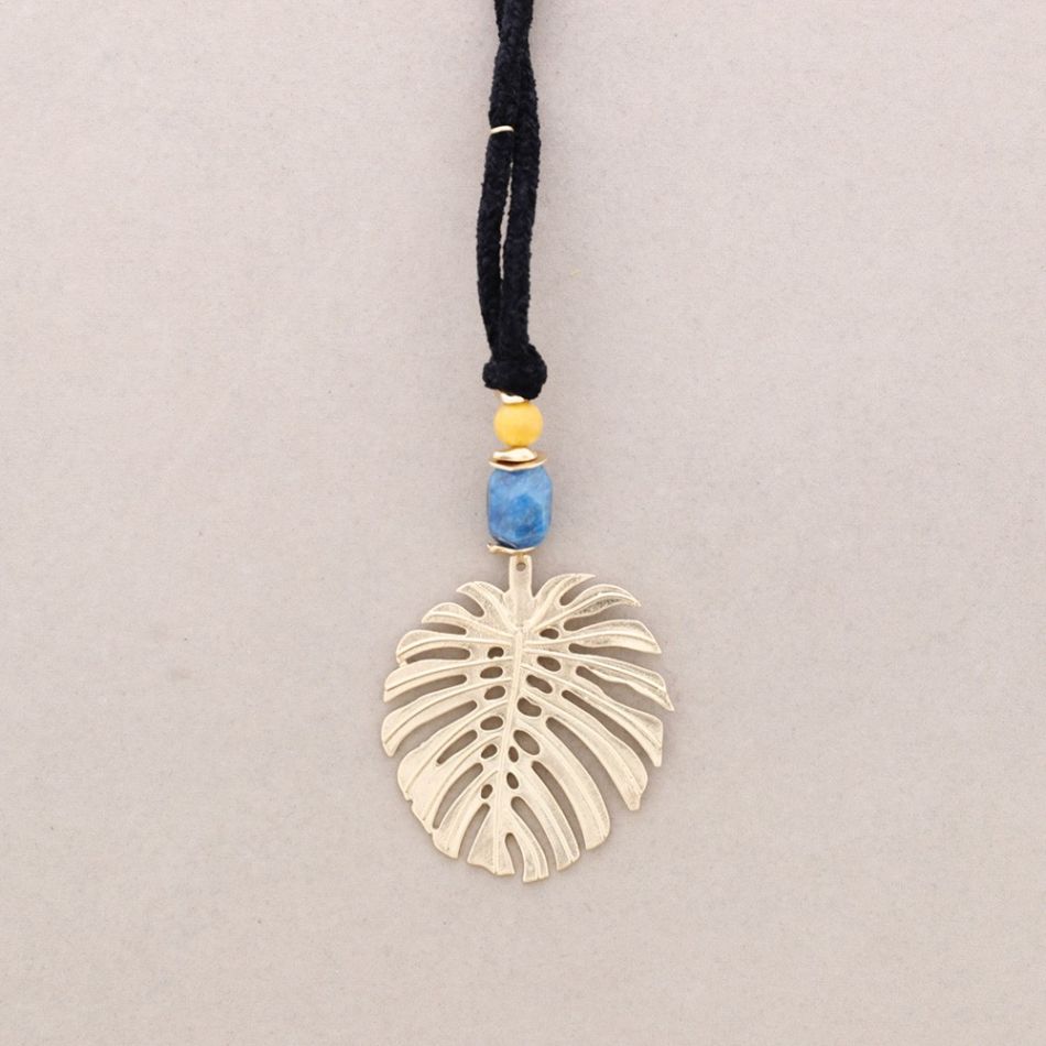 LONG CHENILLE NECKLACE WITH METAL LEAF PENDANT