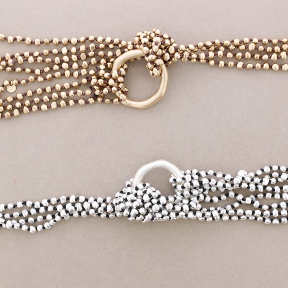 LONG NECKLACE WITH METAL FINISH BEADS