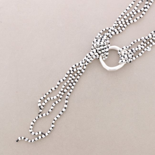 LONG NECKLACE WITH METAL FINISH BEADS