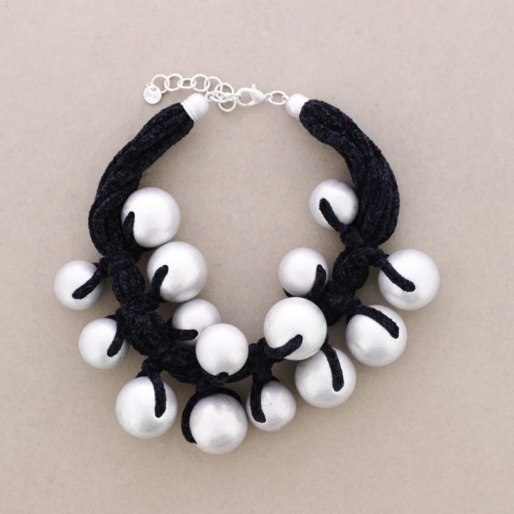 CHENILLE CHOKER WITH METAL BALLS