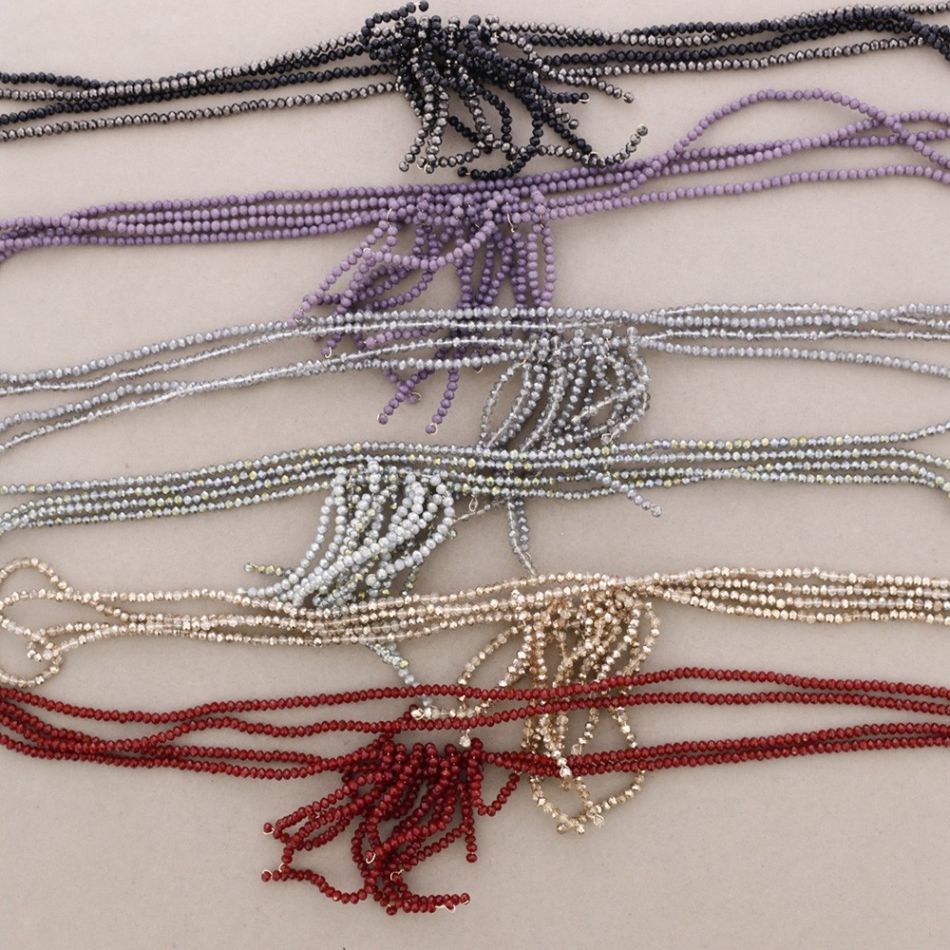 LONG ADJUSTABLE FLOWER NECKLACE WITH FACETED CRYSTALS