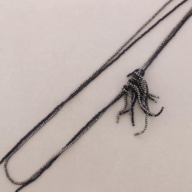 LONG ADJUSTABLE FLOWER NECKLACE WITH FACETED CRYSTALS