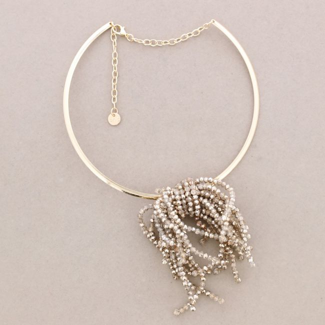 ADJUSTABLE FLOWER NECKLACE WITH FACETED CRYSTALS