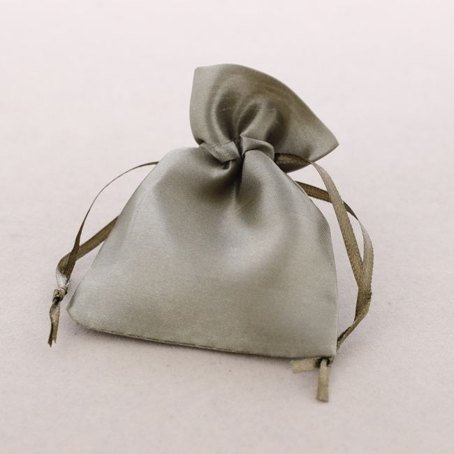 GREEN SATIN BAGS 8*10,5CM 50 PCS