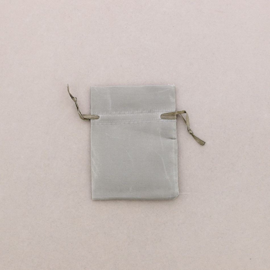 GREEN SATIN BAGS 8*10,5CM 50 PCS