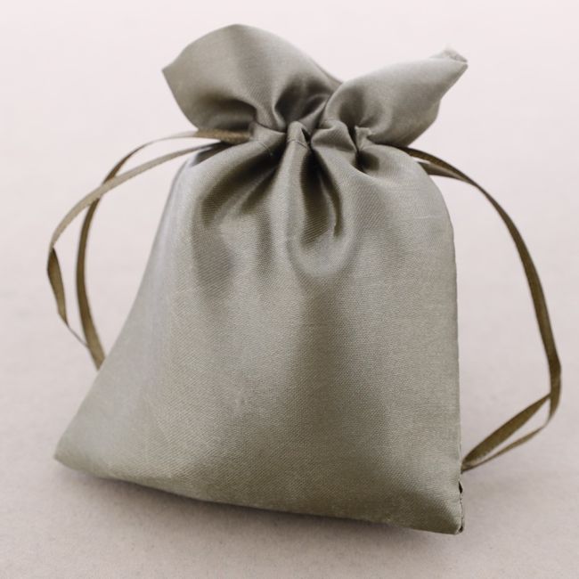 GREEN SATIN BAGS 13*18CM 25 PCS