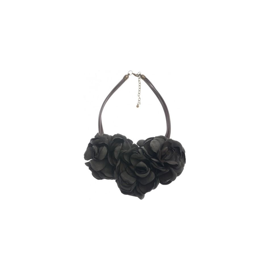 SHORT NECKLACE THREE FLOWERS