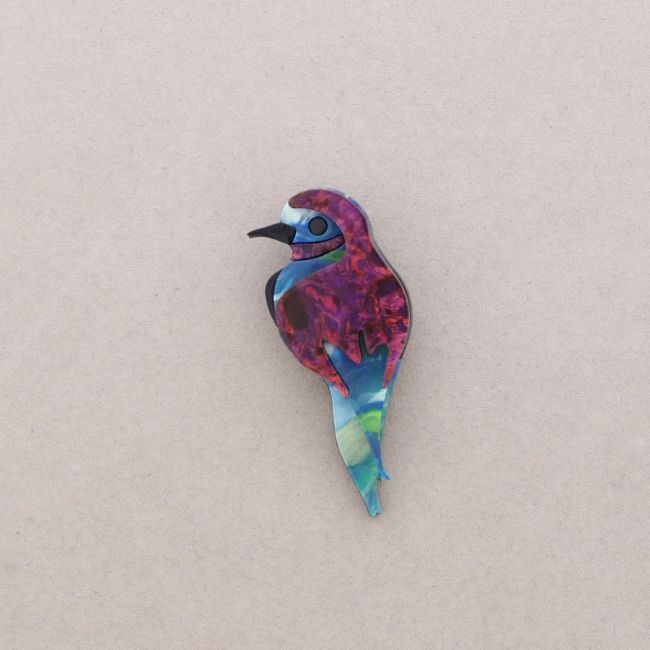 BROCHE AVE TROPICAL RESINA