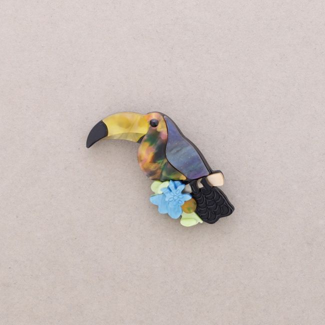 BROCHE AVE TROPICAL RESINA