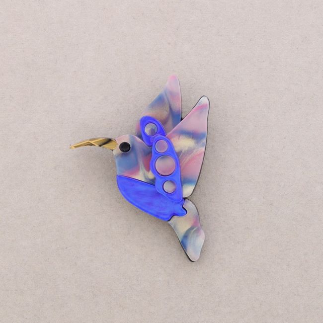 BROCHE AVE TROPICAL RESINA