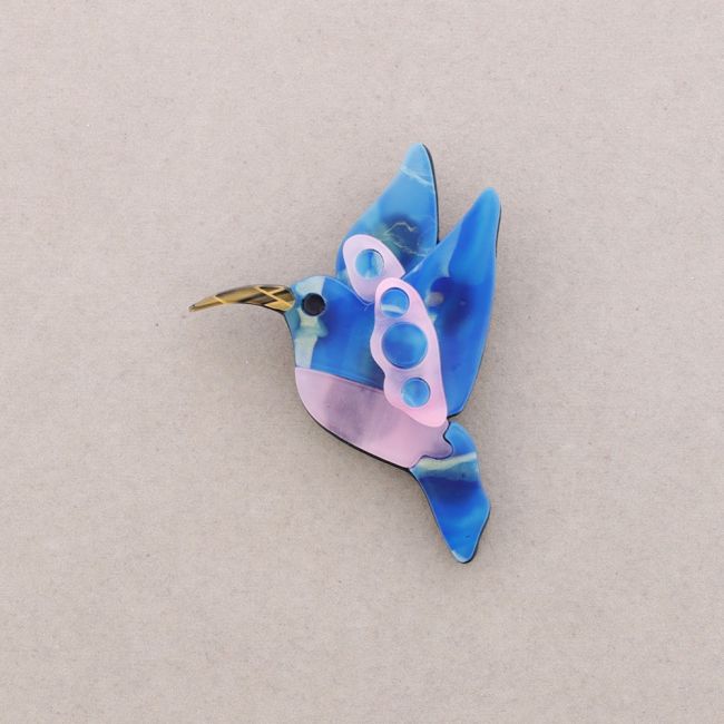 BROCHE AVE TROPICAL RESINA