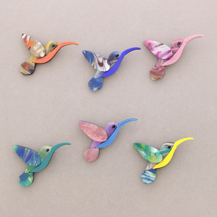 RESIN TROPICAL BIRD BROOCH 2