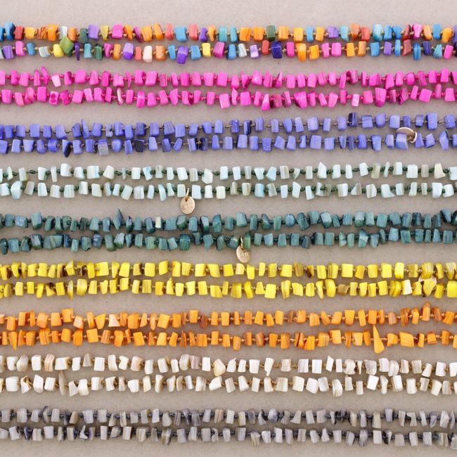 COLLAR LARGO CUENTAS NÁCAR 1,4M