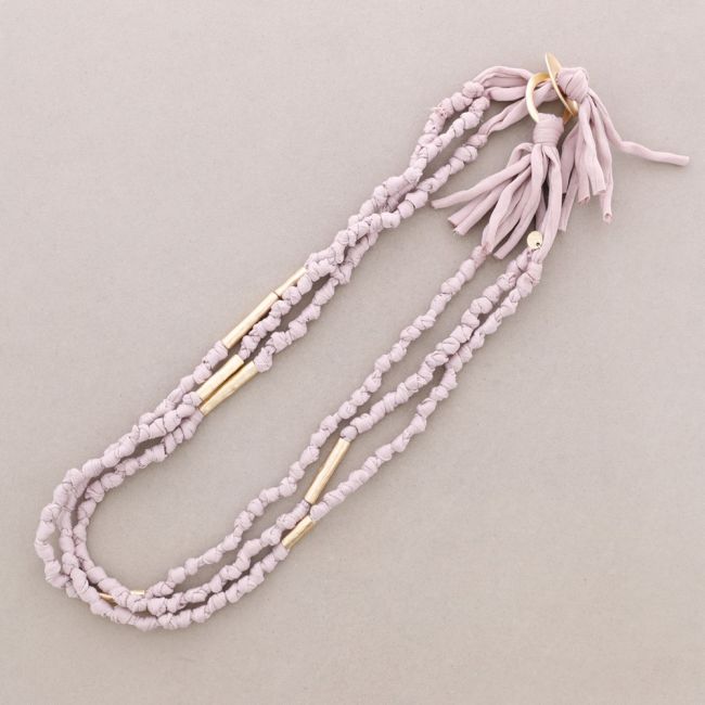 COLLAR LARGO TELA NUDOS TRES TIRAS