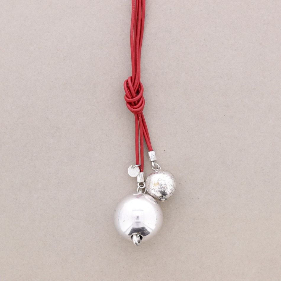 LONG LEATHER NECKLACE WITH METAL BEADS