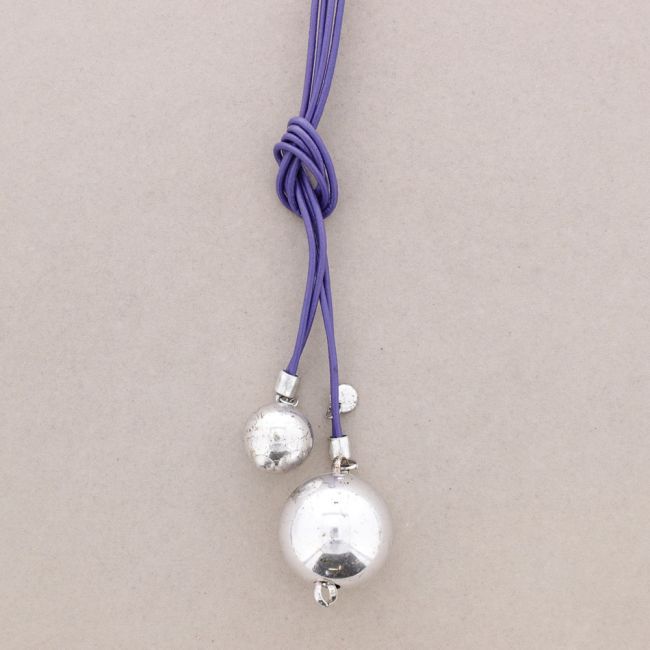 LONG LEATHER NECKLACE WITH METAL BEADS