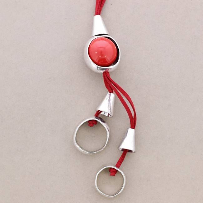 LONG NECKLACE WITH METAL AND CERAMIC BEADS