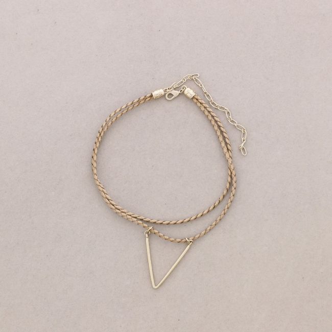 CHOKER DOBLE CUERO TRENZADO  TRIANGULO METAL