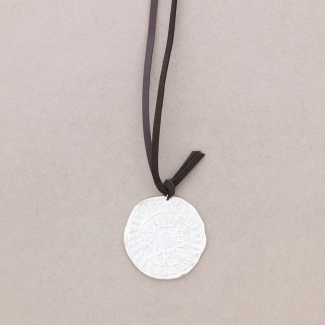 METAL MEDAL PENDANT LONG NECKLACE