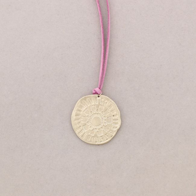 METAL MEDAL PENDANT LONG NECKLACE