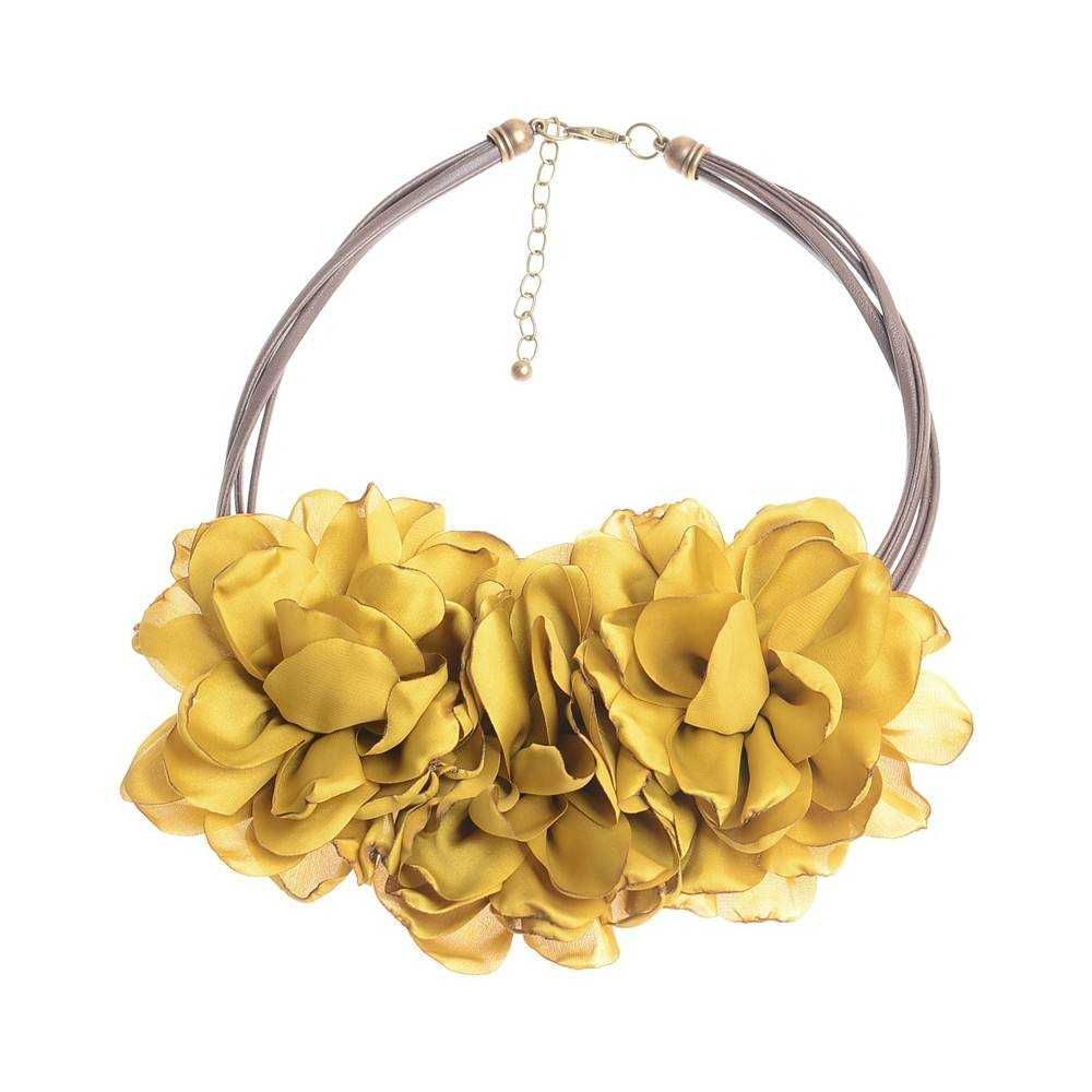 THREE FABRIC FLOWERS SHORT NECKLACE