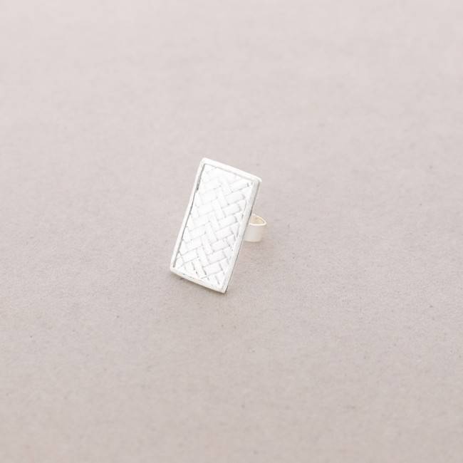 METAL RING