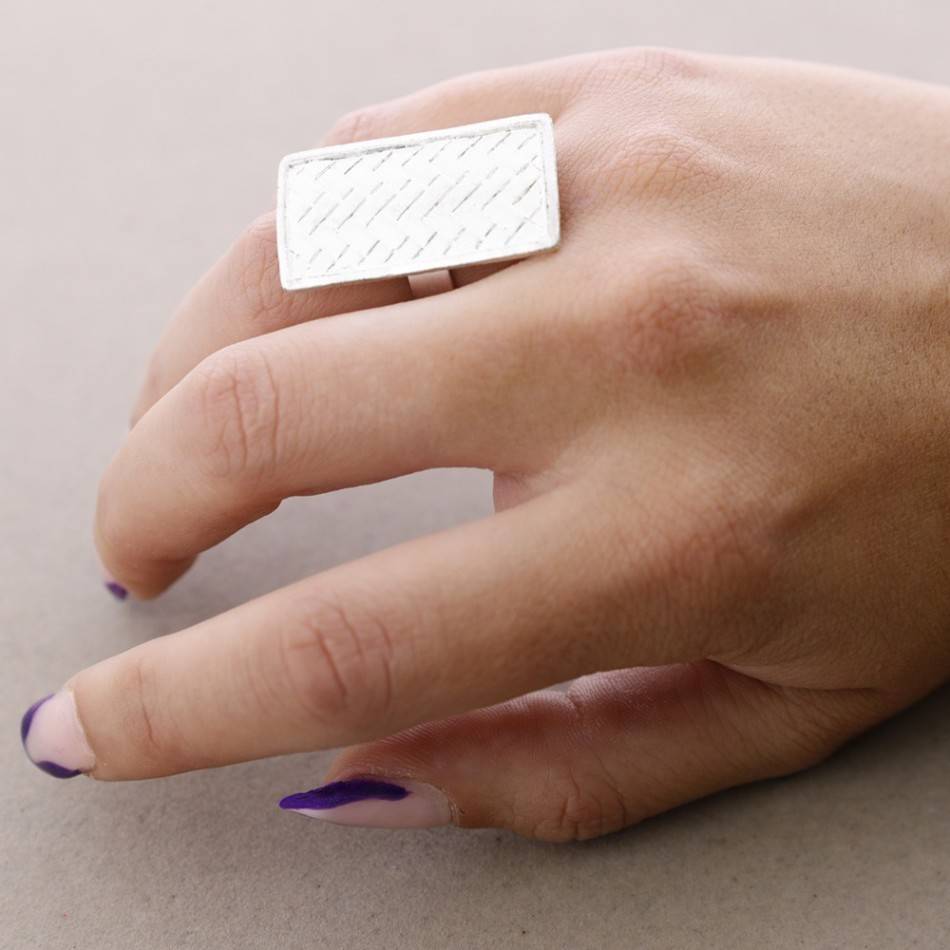 METAL RING