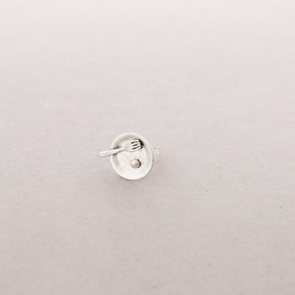 SHAPED METAL RING