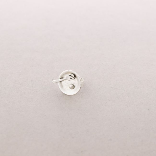 SHAPED METAL RING