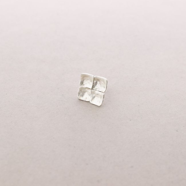 SHAPED METAL RING