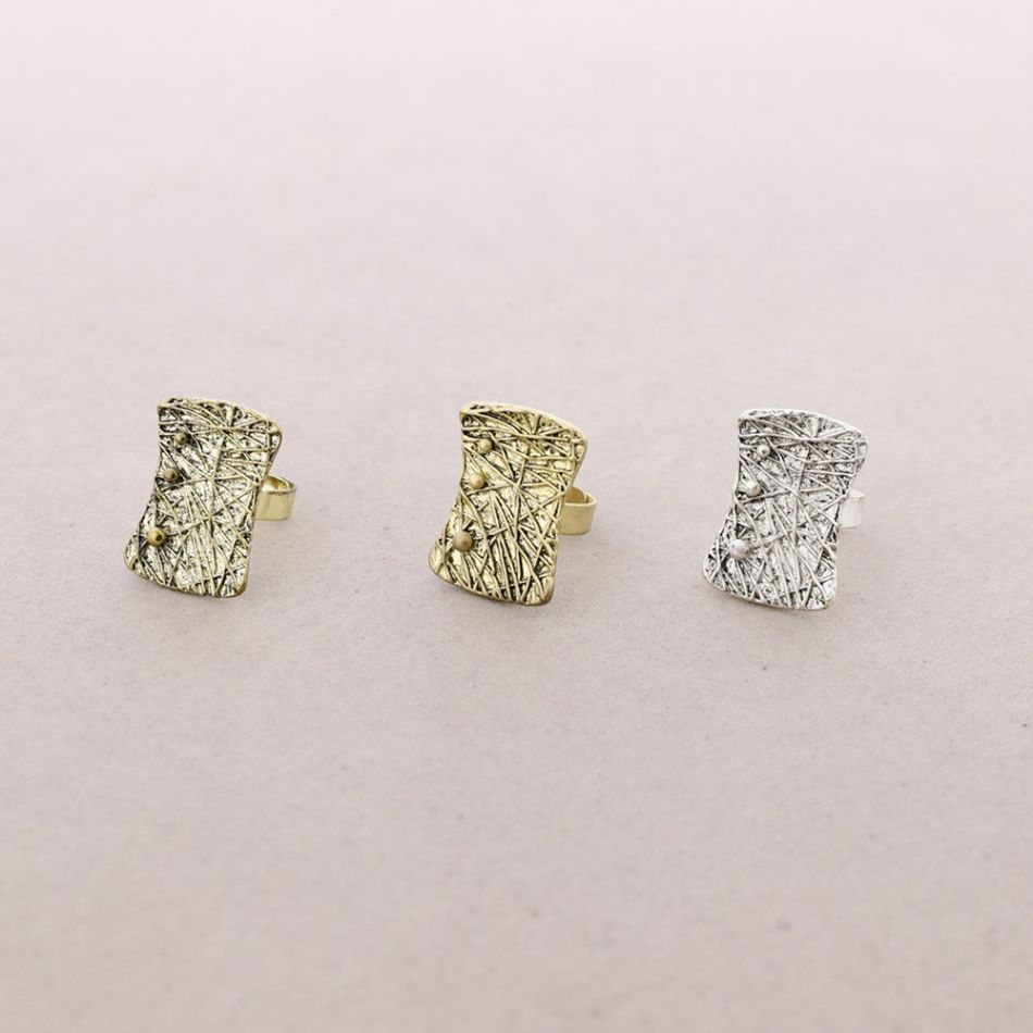 SHAPED METAL RING